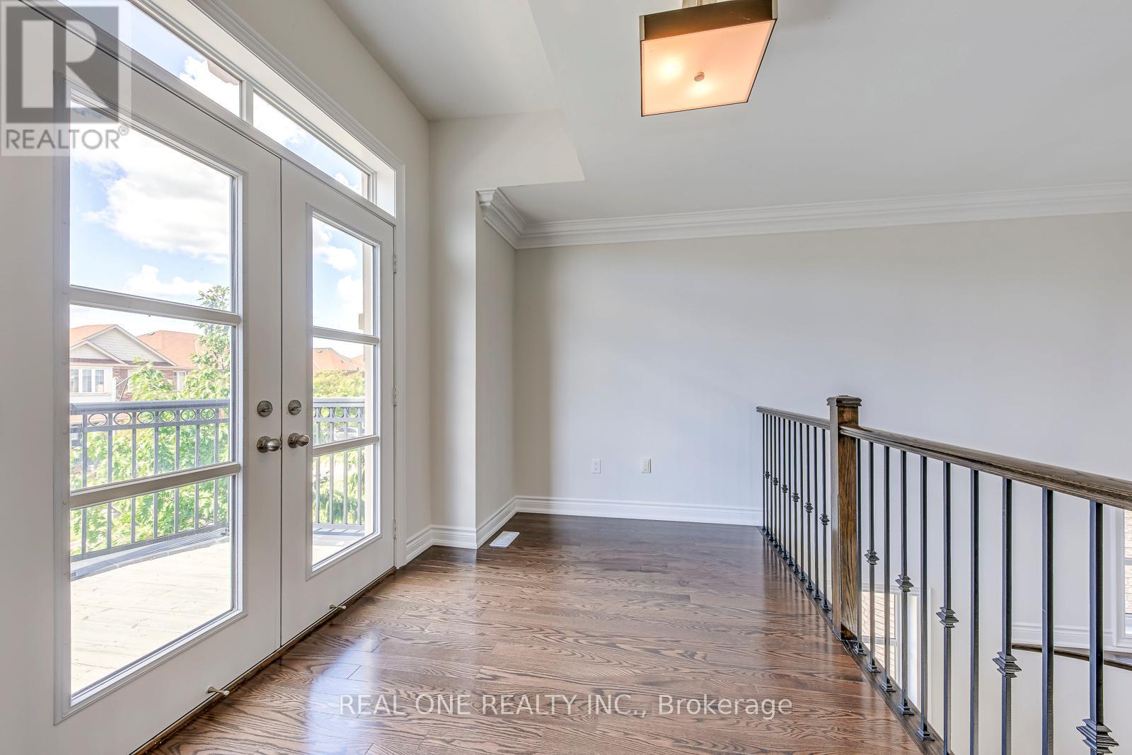 1342 Kestell Boulevard, Oakville, Ontario  L6H 0C8 - Photo 24 - W12571882