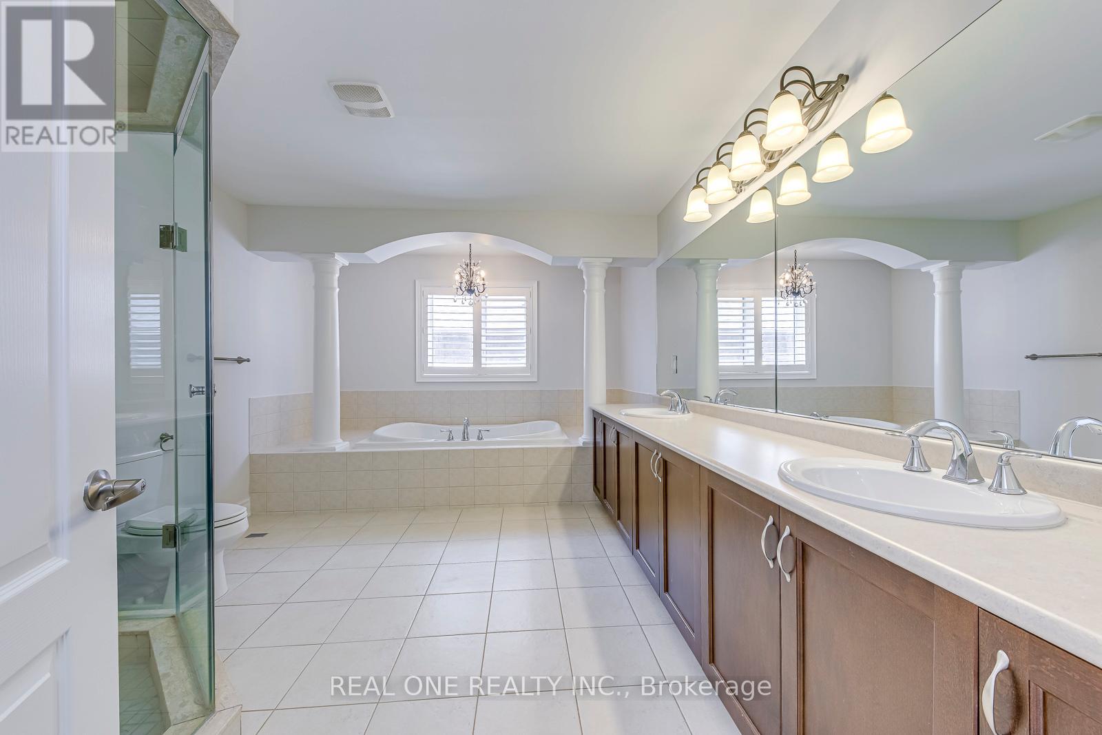 1342 Kestell Boulevard, Oakville, Ontario  L6H 0C8 - Photo 28 - W12571882