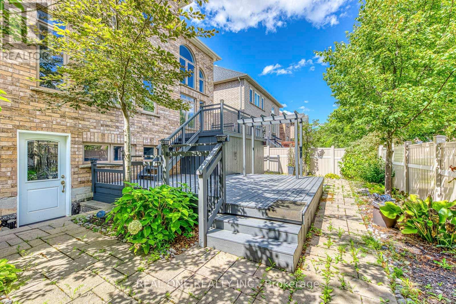 1342 Kestell Boulevard, Oakville, Ontario  L6H 0C8 - Photo 47 - W12571882