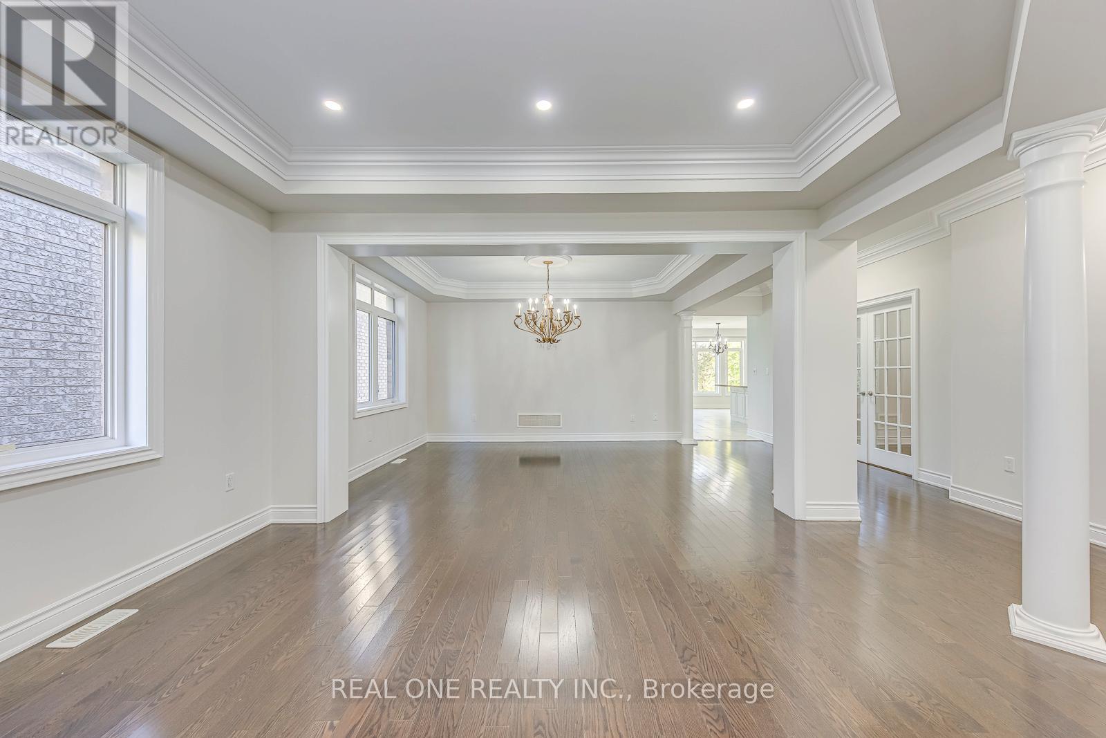 1342 Kestell Boulevard, Oakville, Ontario  L6H 0C8 - Photo 5 - W12571882