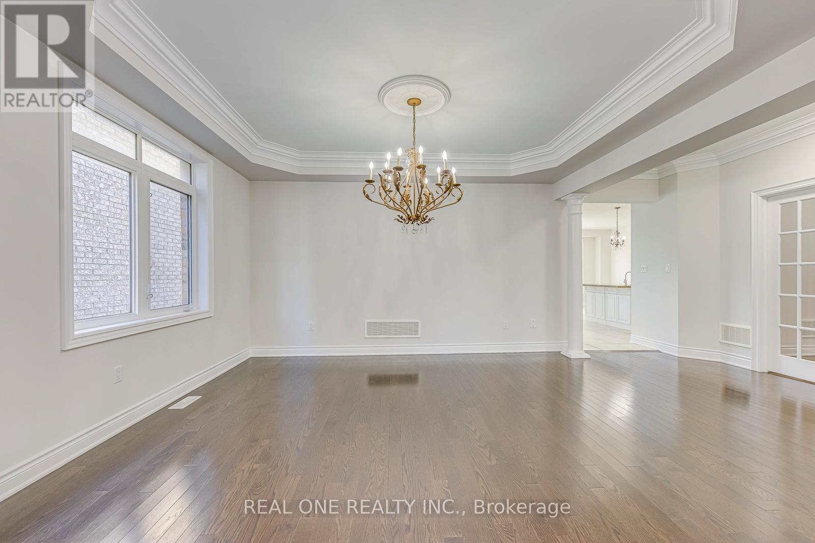 1342 Kestell Boulevard, Oakville, Ontario  L6H 0C8 - Photo 6 - W12571882