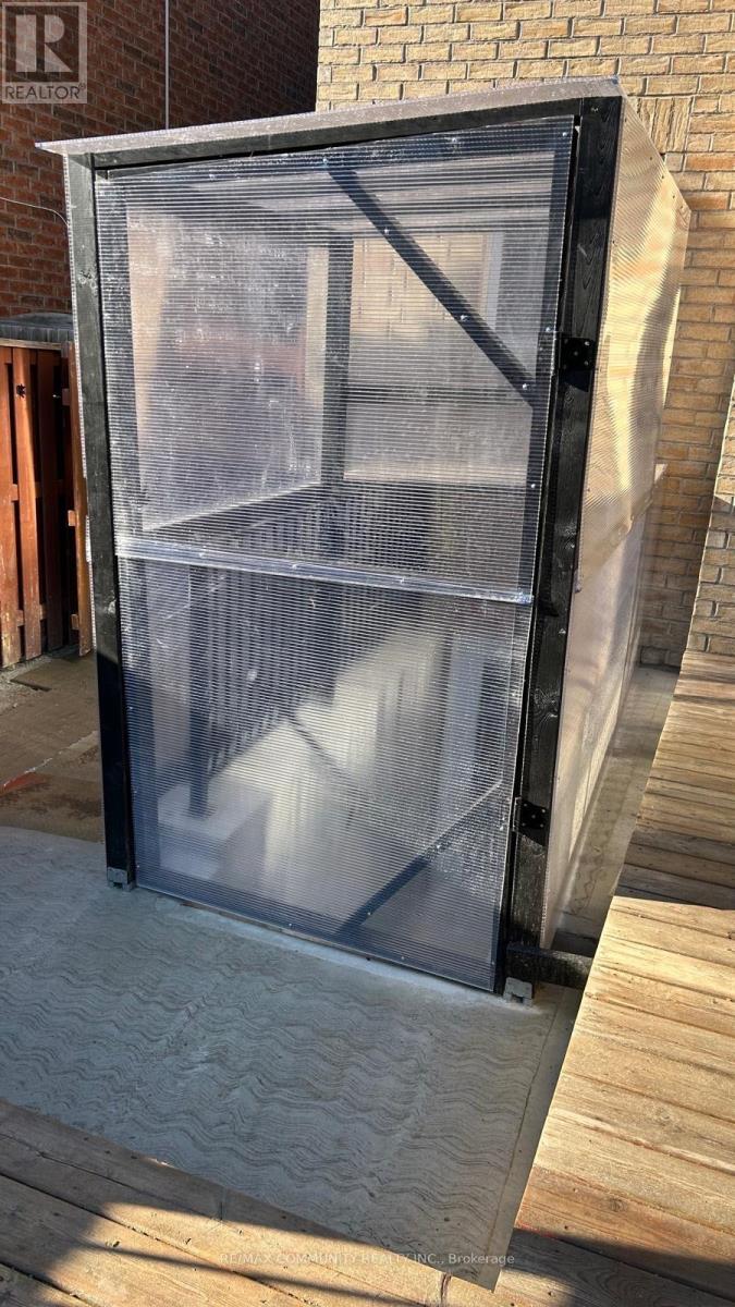 65 Summitgreen Crescent, Brampton, Ontario  L6R 0T5 - Photo 11 - W12571892