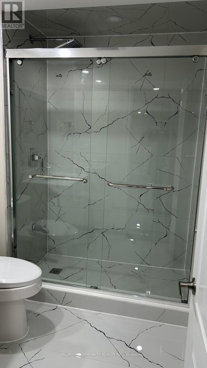 65 Summitgreen Crescent, Brampton, Ontario  L6R 0T5 - Photo 9 - W12571892