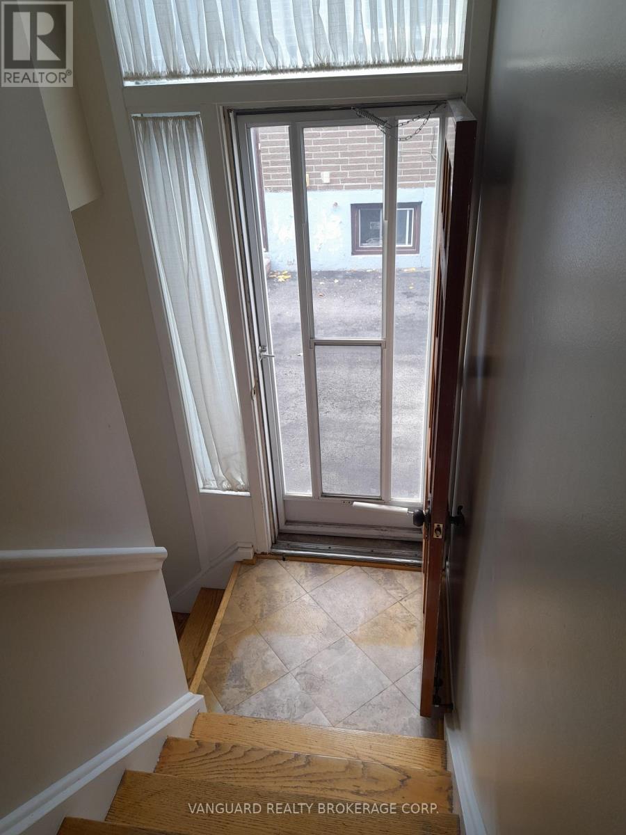 3485 Chipley Crescent, Mississauga, Ontario  L4T 2E3 - Photo 2 - W12571956