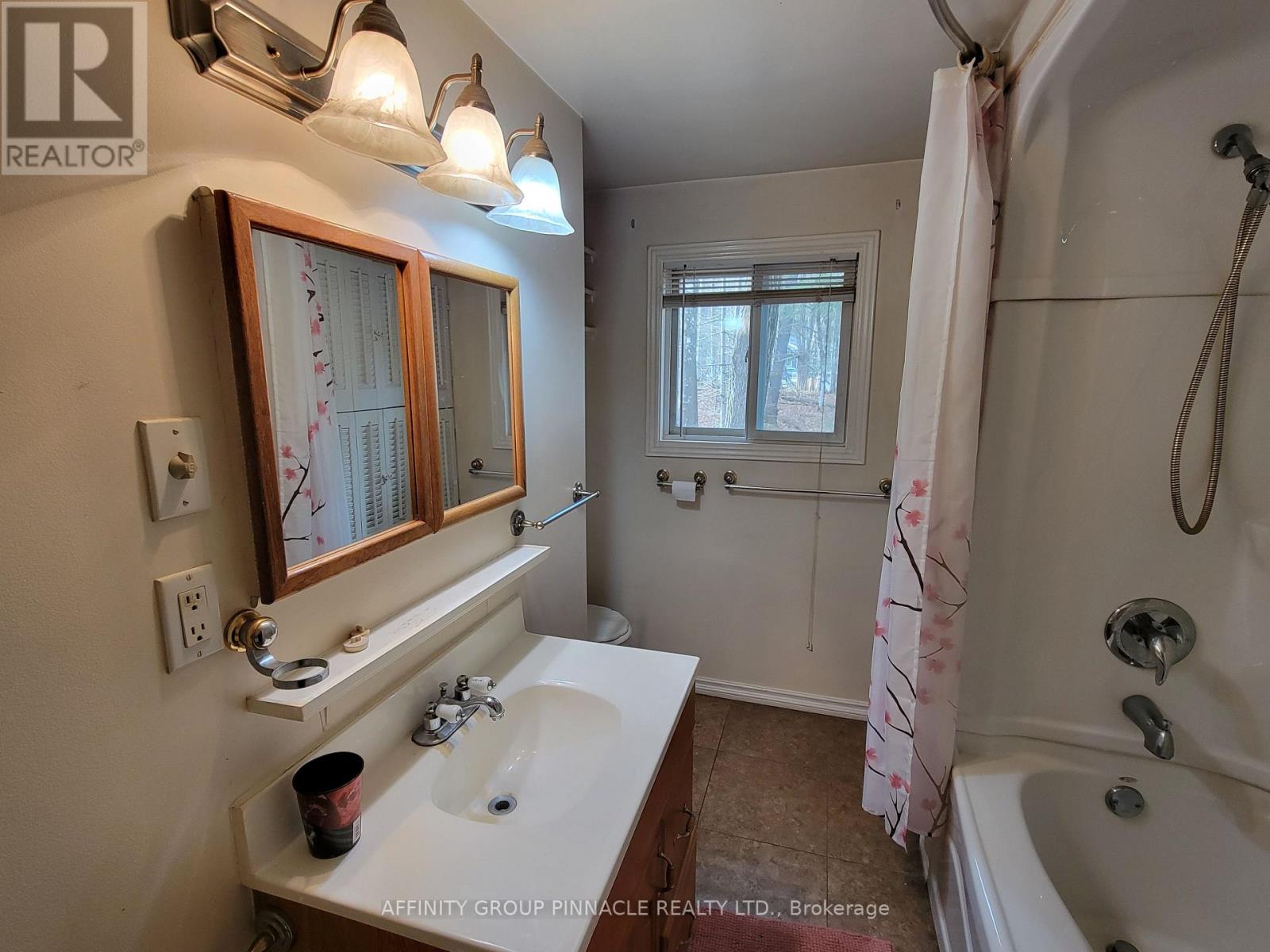 18063 35 Highway, Algonquin Highlands, Ontario  K0M 1S0 - Photo 23 - X12572092