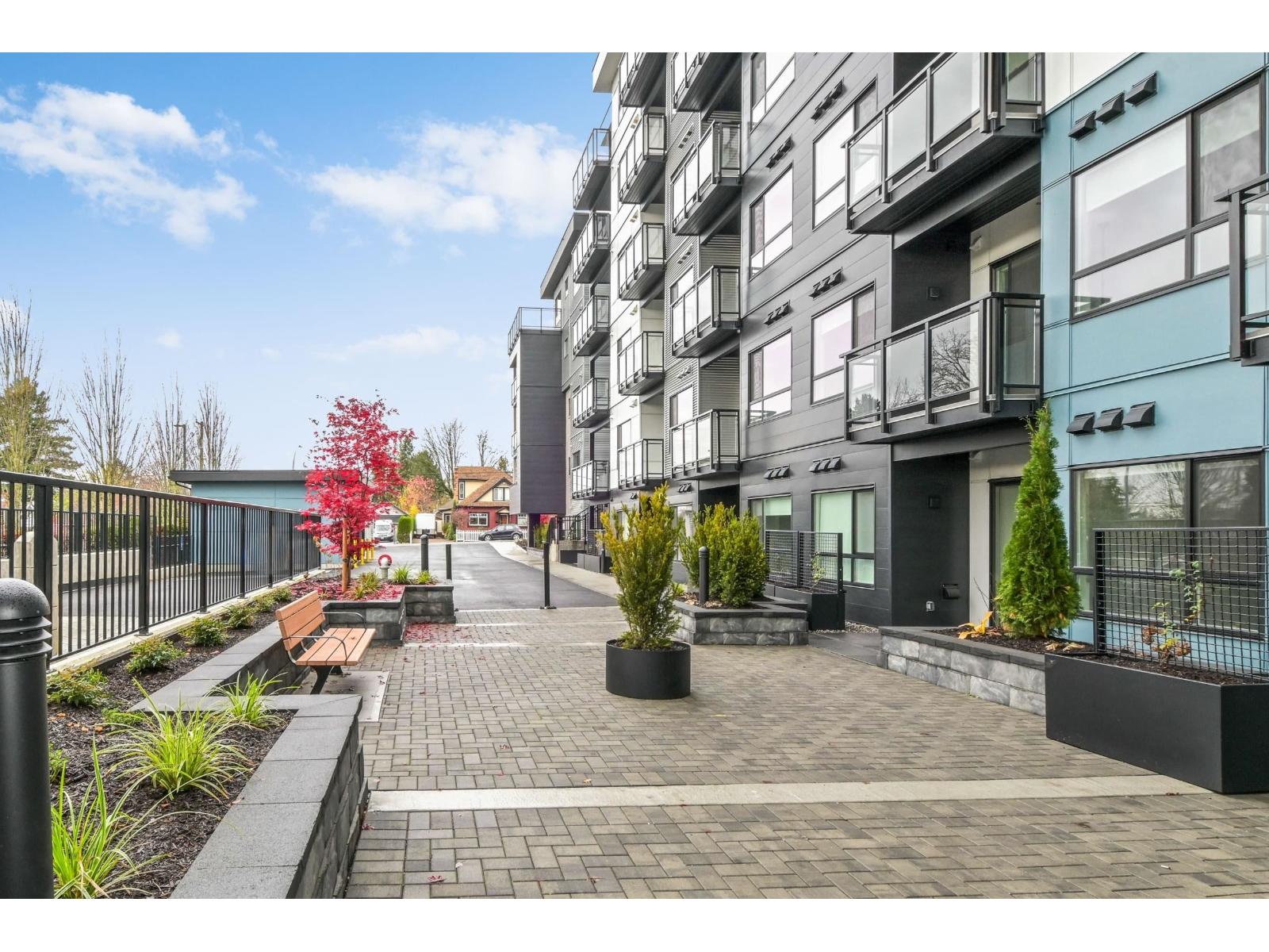 306 33886 Pine Street, Abbotsford, British Columbia  V2S 0N9 - Photo 3 - R3069208