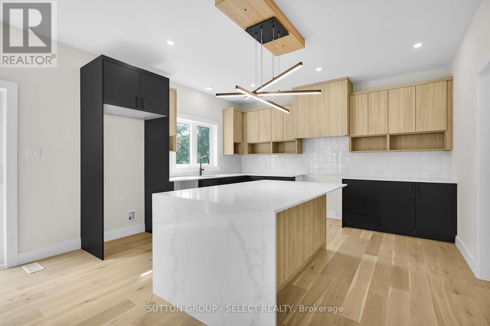 50 Royal Crescent, Southwold, Ontario  N5P 0G5 - Photo 17 - X12572054