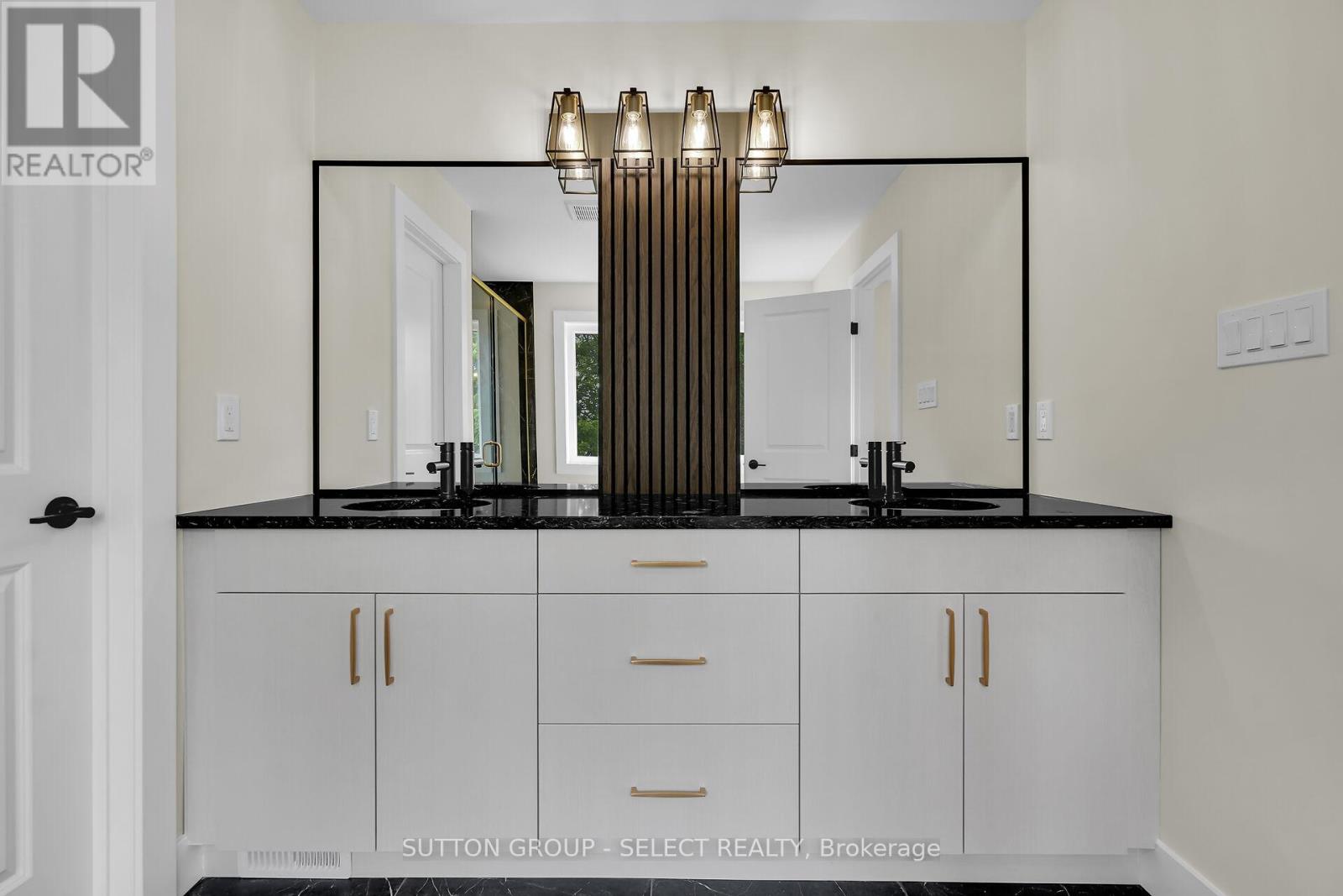 50 Royal Crescent, Southwold, Ontario  N5P 0G5 - Photo 27 - X12572054