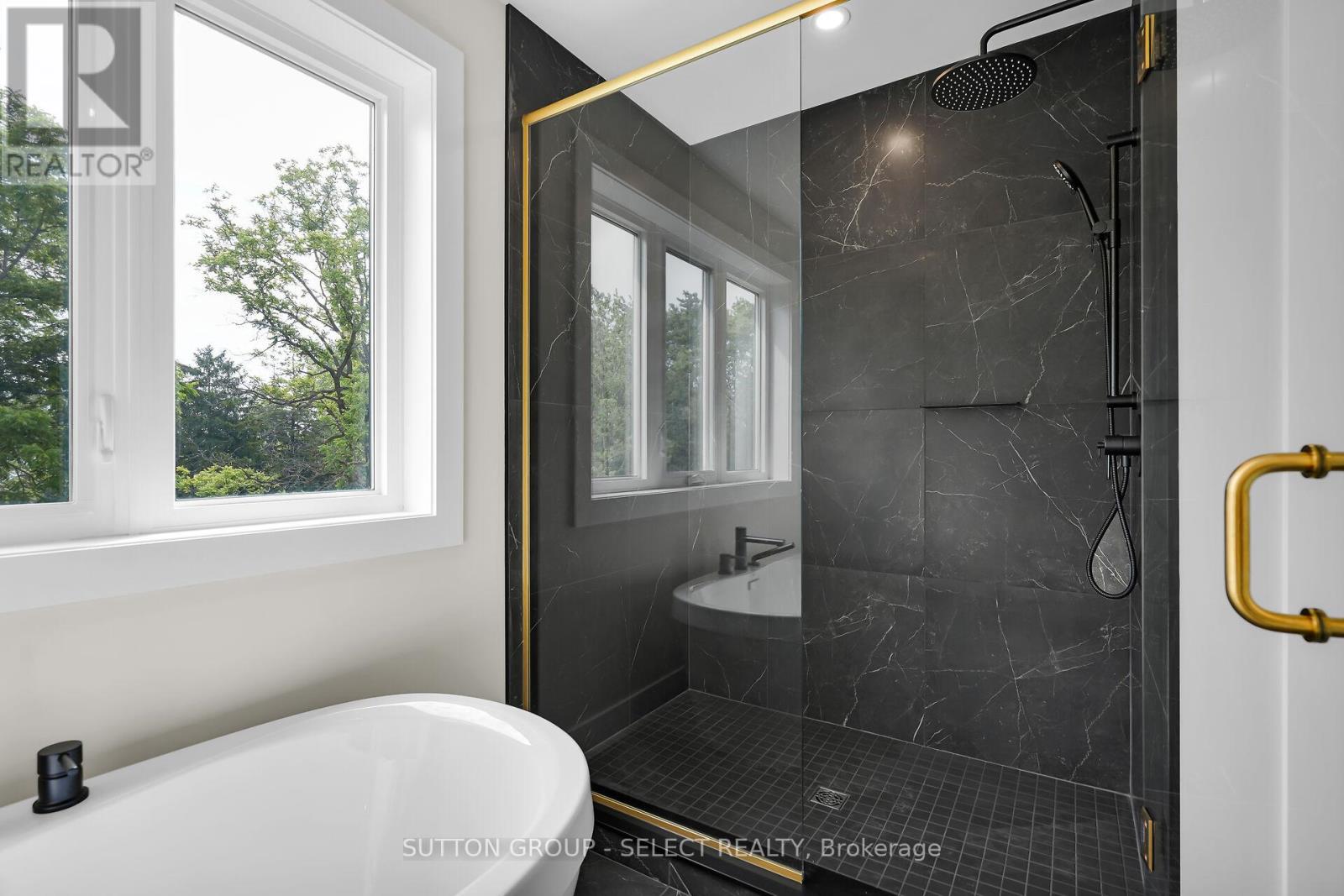 50 Royal Crescent, Southwold, Ontario  N5P 0G5 - Photo 28 - X12572054