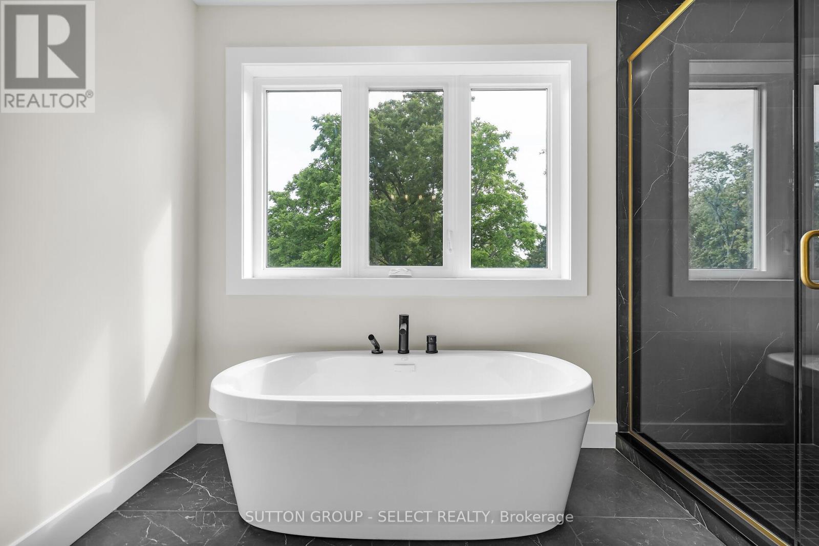 50 Royal Crescent, Southwold, Ontario  N5P 0G5 - Photo 29 - X12572054