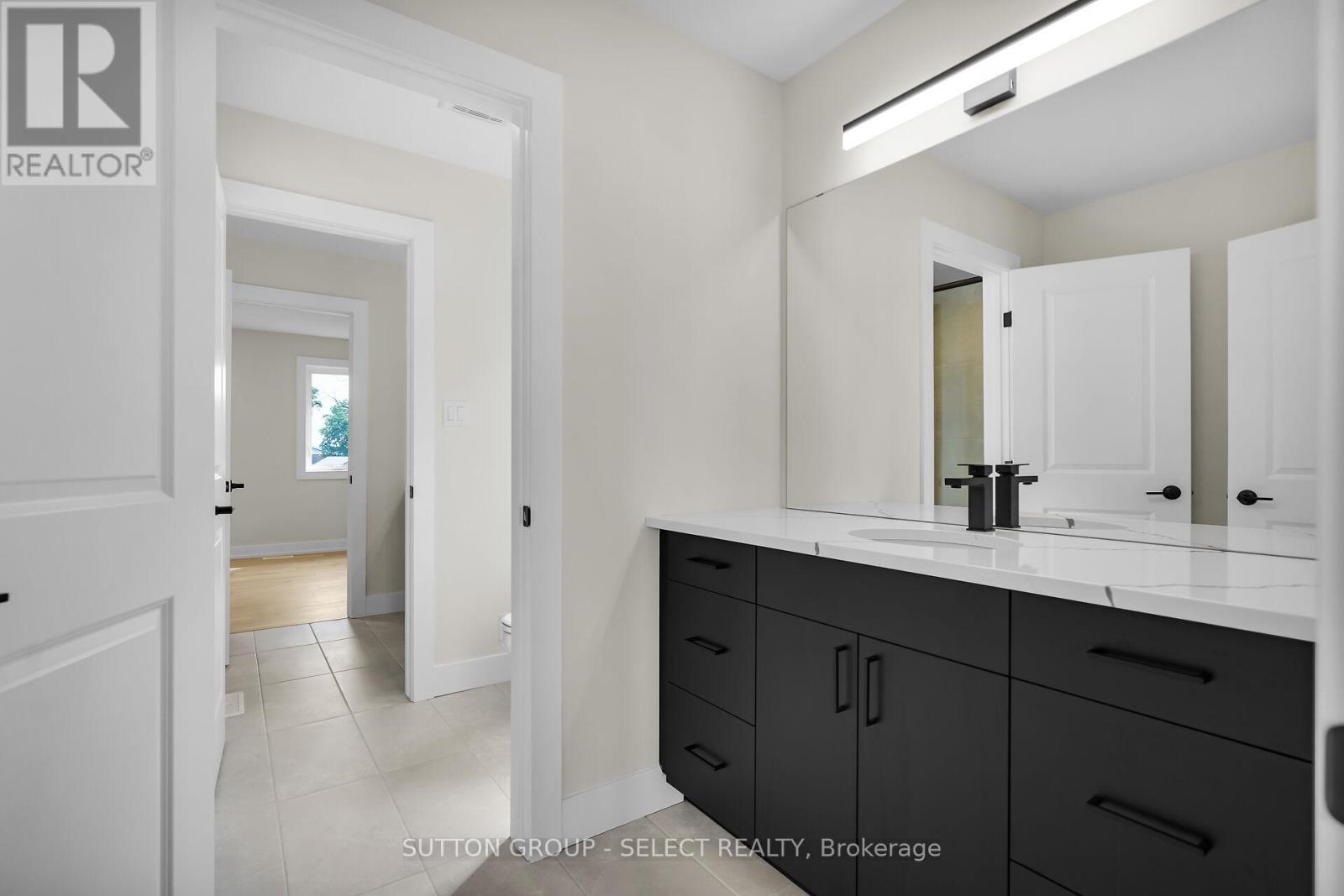 50 Royal Crescent, Southwold, Ontario  N5P 0G5 - Photo 34 - X12572054