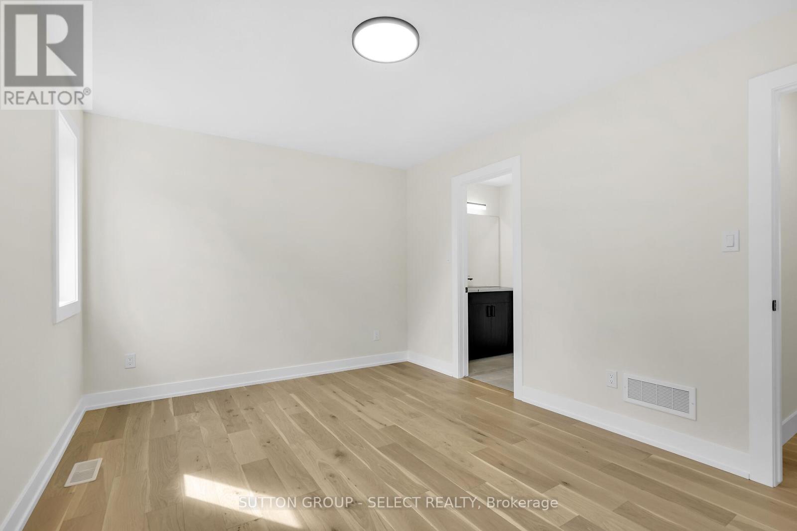 50 Royal Crescent, Southwold, Ontario  N5P 0G5 - Photo 37 - X12572054