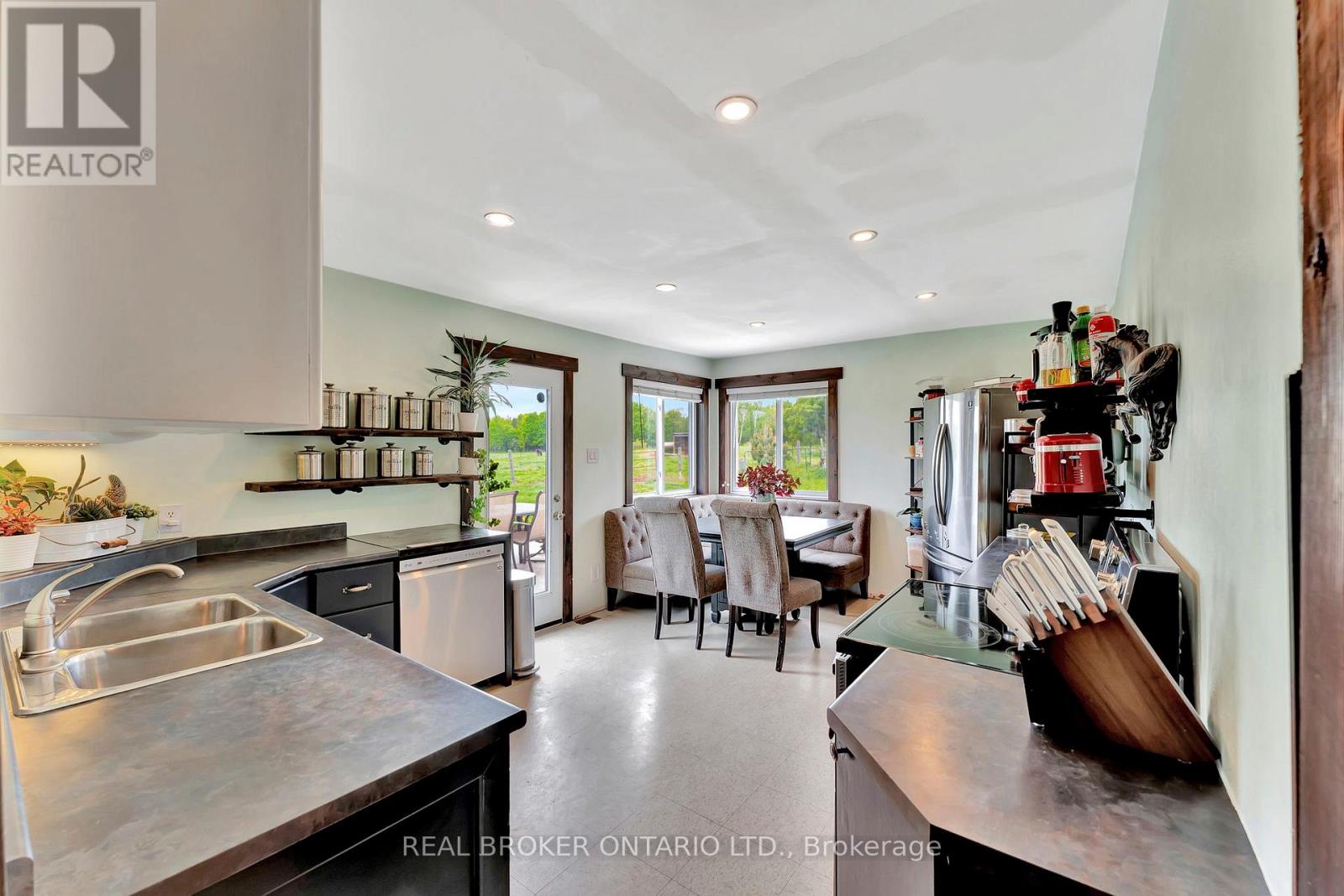 174 County 1 Road, Elizabethtown-Kitley, Ontario  K0E 1Y0 - Photo 12 - X12572032