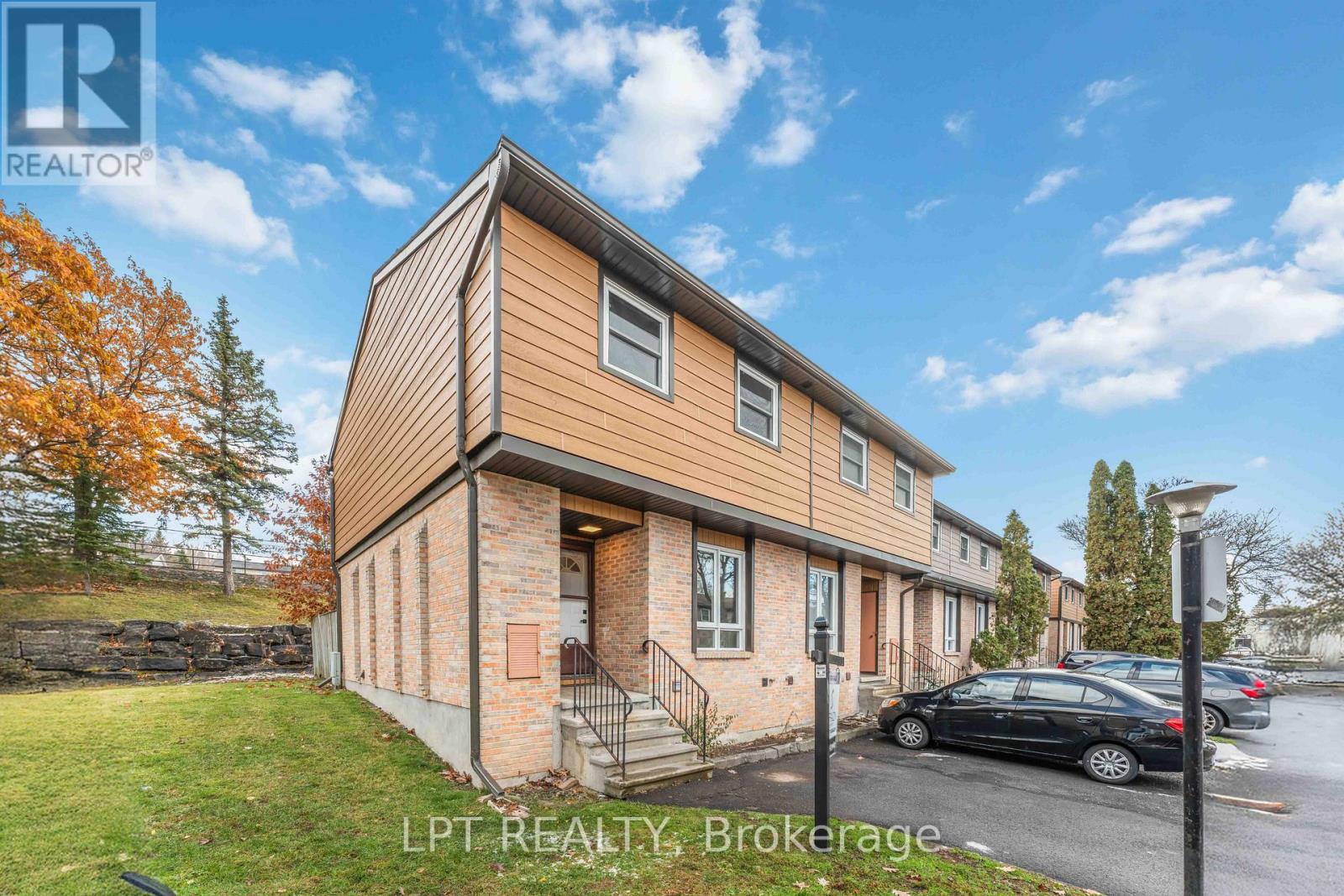 71 - 1743 Trappist Lane, Ottawa, Ontario  K1C 1X7 - Photo 2 - X12572064