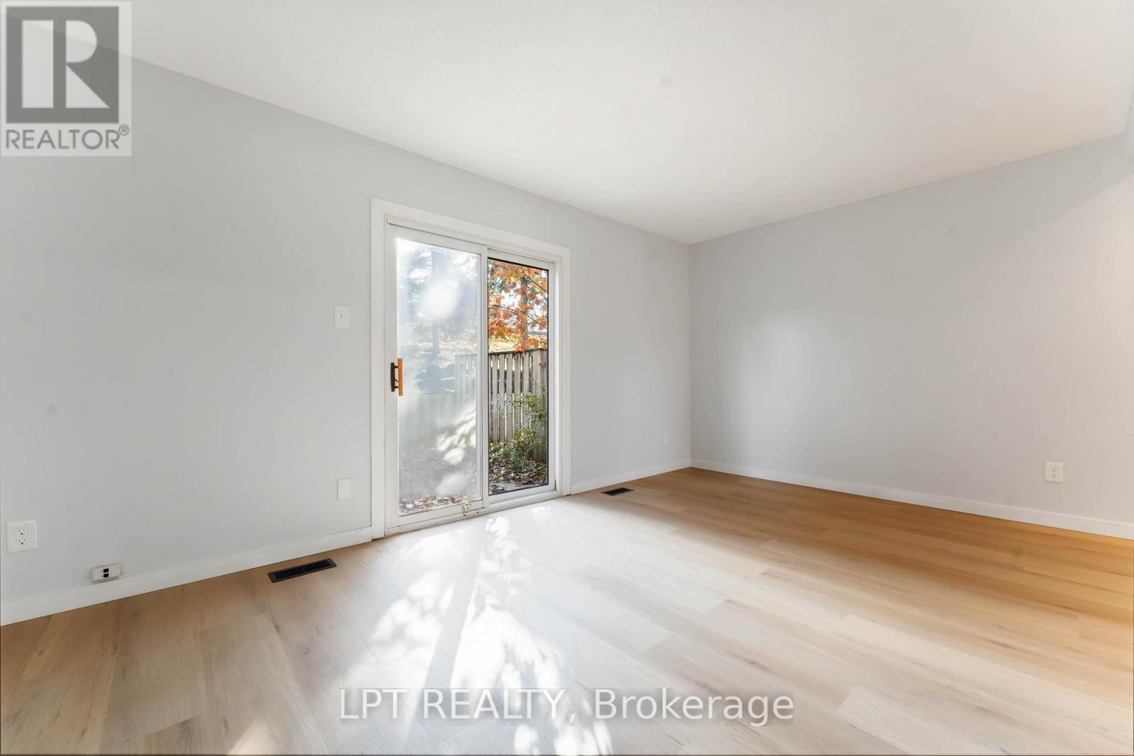 71 - 1743 Trappist Lane, Ottawa, Ontario  K1C 1X7 - Photo 5 - X12572064