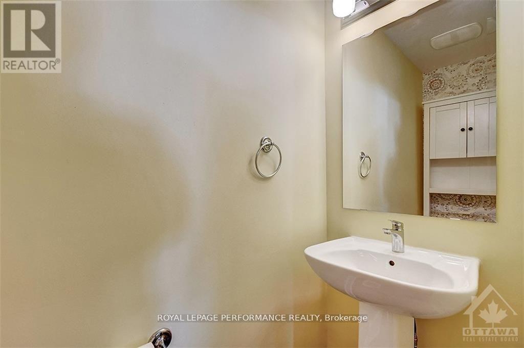 610 Lauraleaf Crescent, Ottawa, Ontario  K2J 6G9 - Photo 5 - X12572082