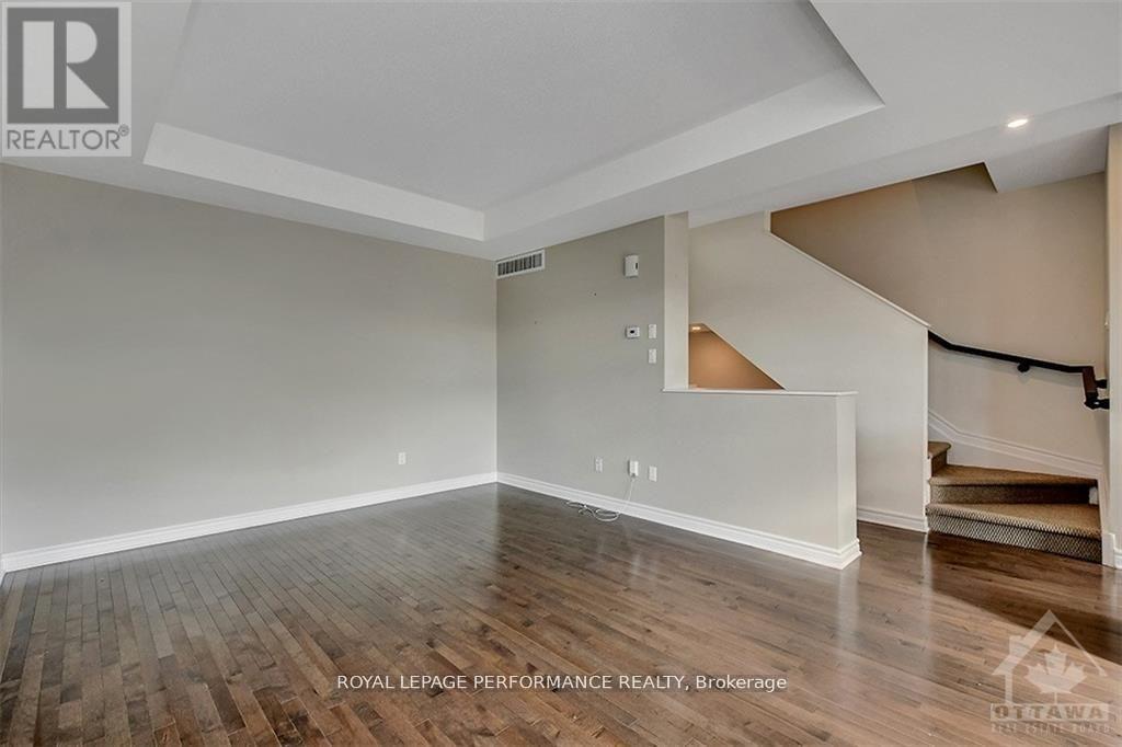 610 Lauraleaf Crescent, Ottawa, Ontario  K2J 6G9 - Photo 6 - X12572082