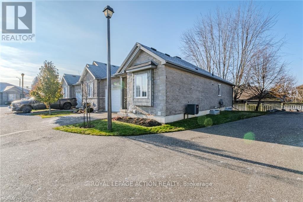 19 - 244 Dundas Street W, Brant, Ontario  N3L 0B4 - Photo 2 - X12571744