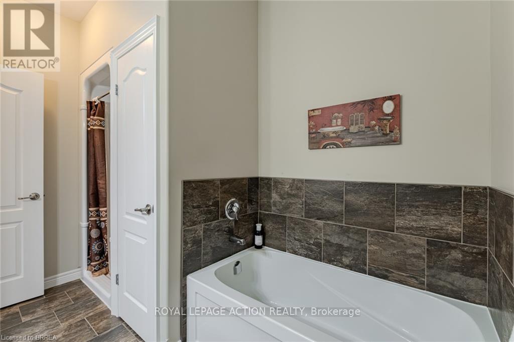 19 - 244 Dundas Street W, Brant, Ontario  N3L 0B4 - Photo 22 - X12571744