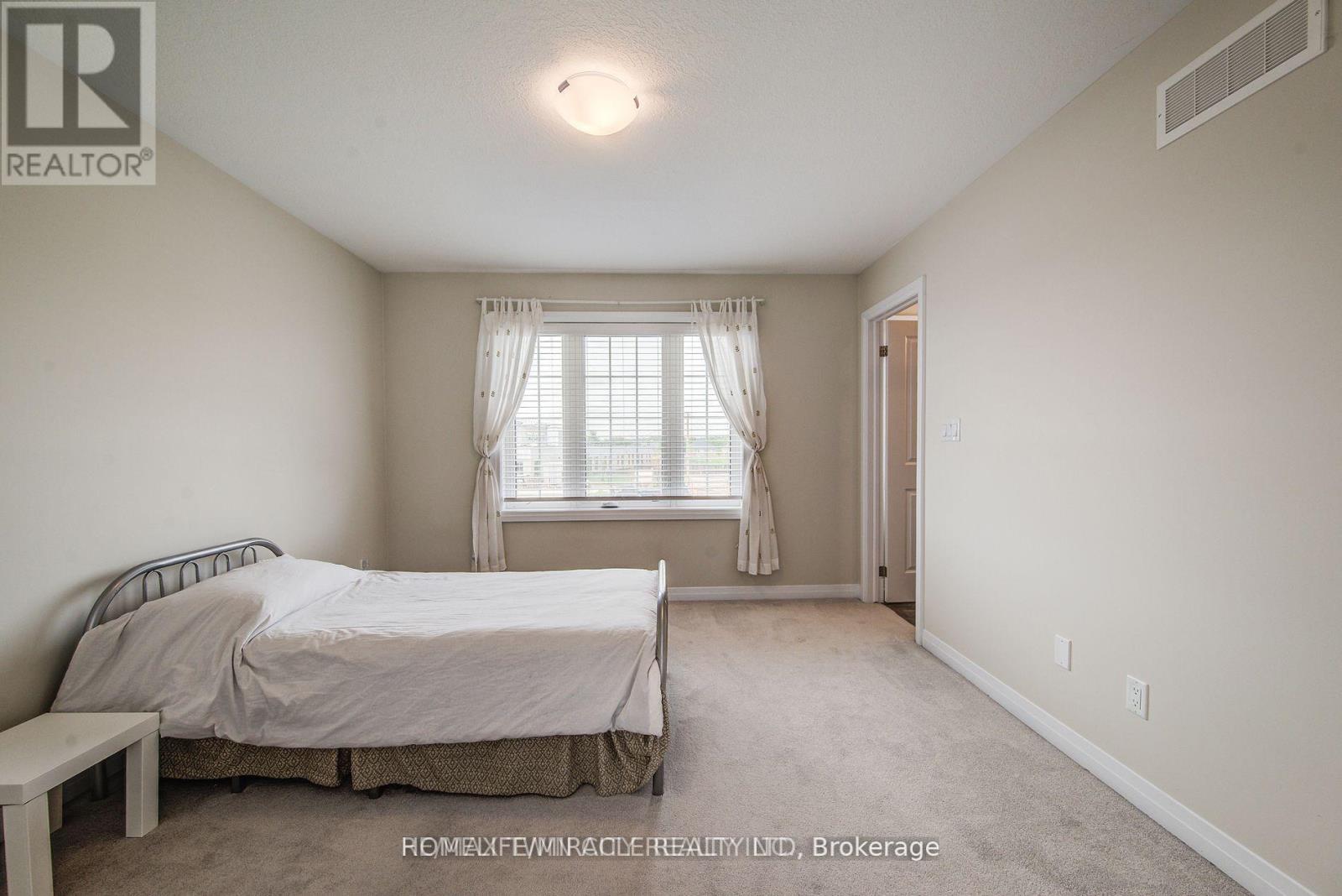 124 Ian Ormston Drive, Kitchener, Ontario  N2P 2Y8 - Photo 14 - X12571750