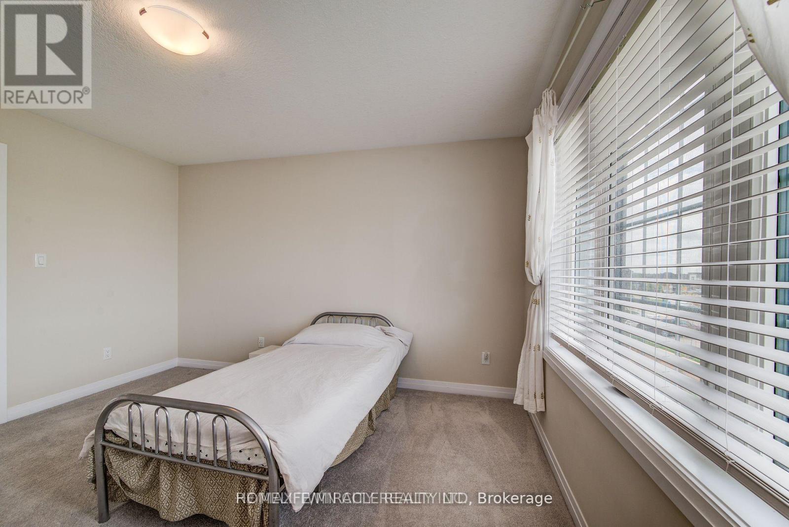 124 Ian Ormston Drive, Kitchener, Ontario  N2P 2Y8 - Photo 15 - X12571750