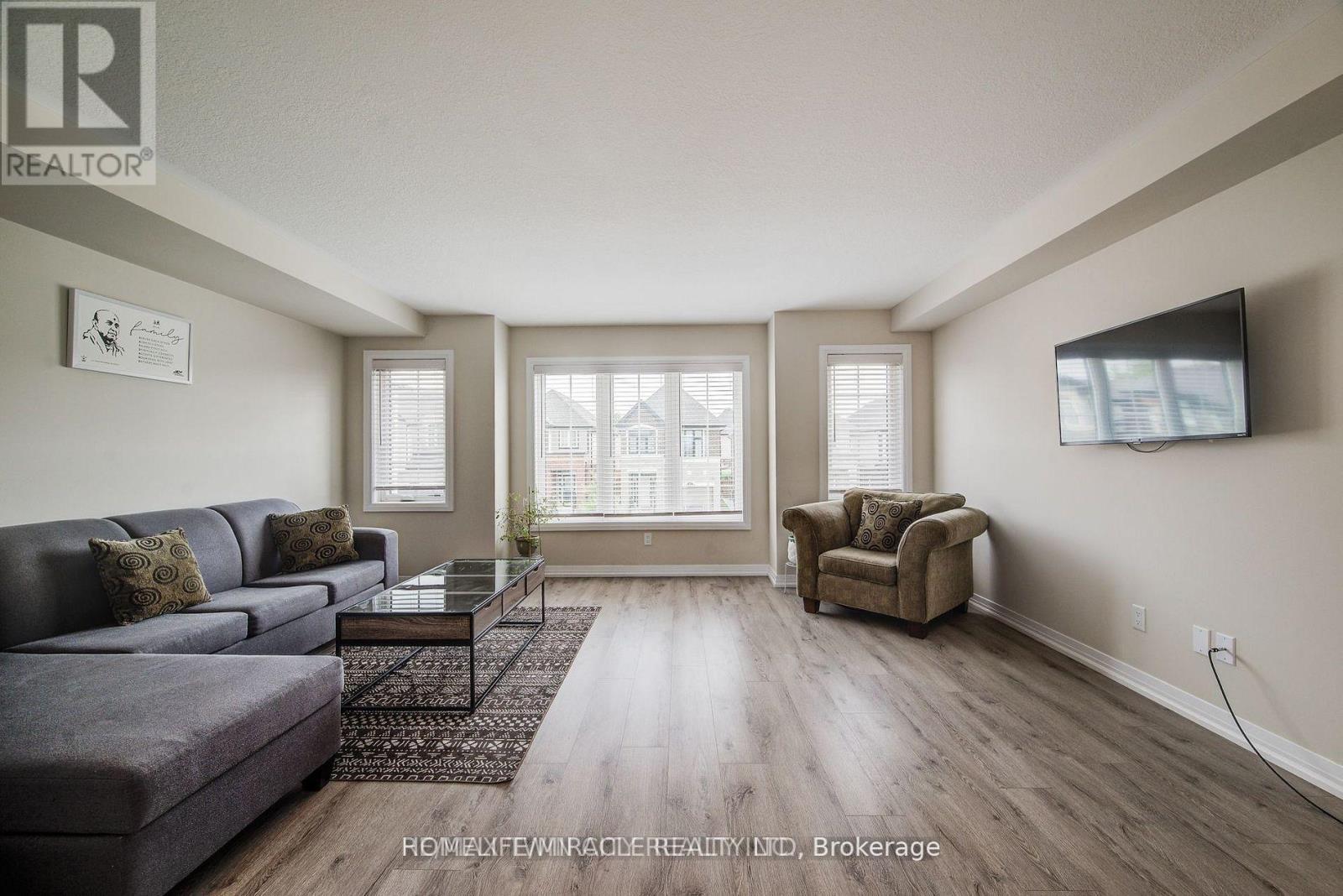 124 Ian Ormston Drive, Kitchener, Ontario  N2P 2Y8 - Photo 6 - X12571750