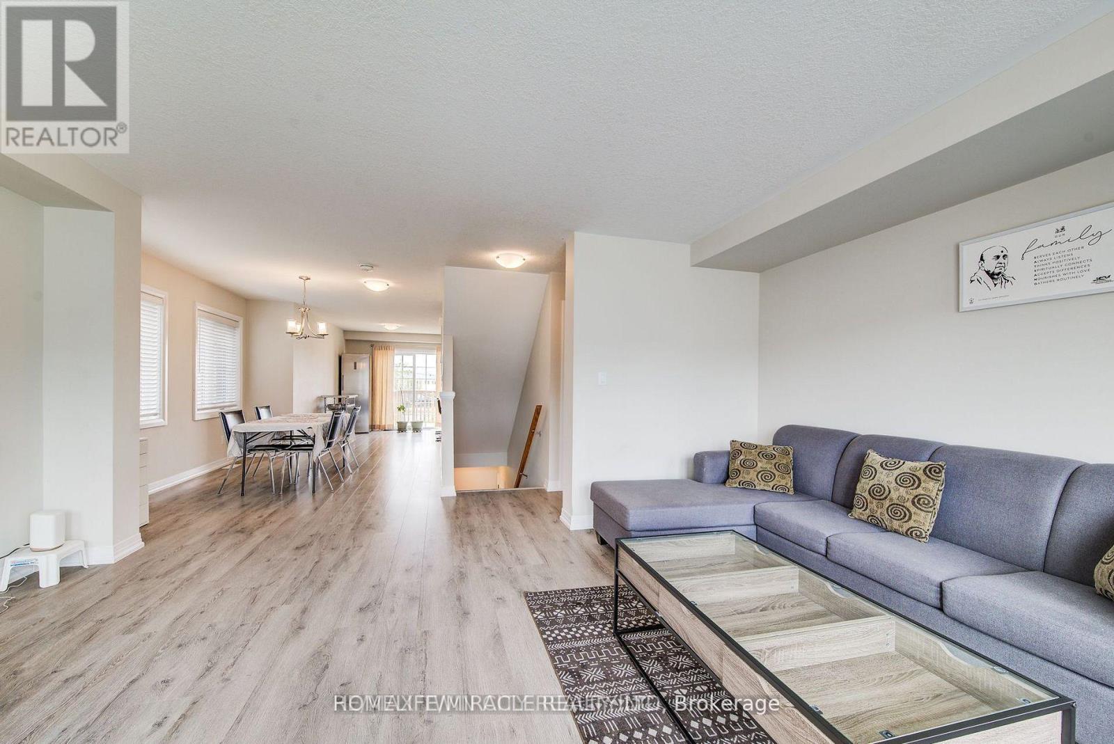 124 Ian Ormston Drive, Kitchener, Ontario  N2P 2Y8 - Photo 7 - X12571750