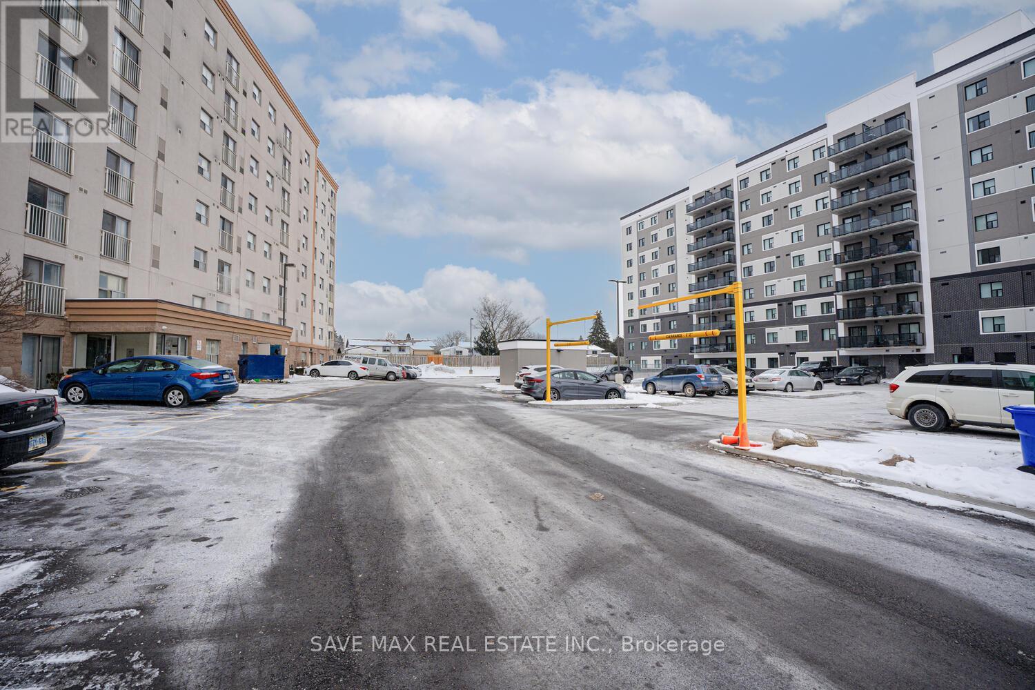 308 - 593 Strasburg Road, Kitchener, Ontario  N2E 0J7 - Photo 3 - X12571778