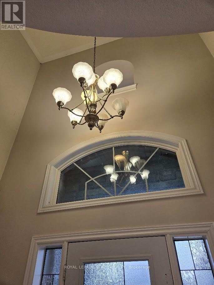 548 Wasaga Crescent, Waterloo, Ontario  N2V 2Y7 - Photo 5 - X12571800