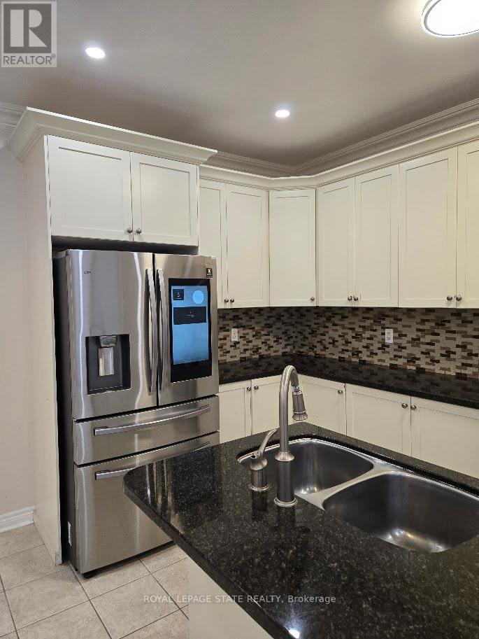 548 Wasaga Crescent, Waterloo, Ontario  N2V 2Y7 - Photo 9 - X12571800