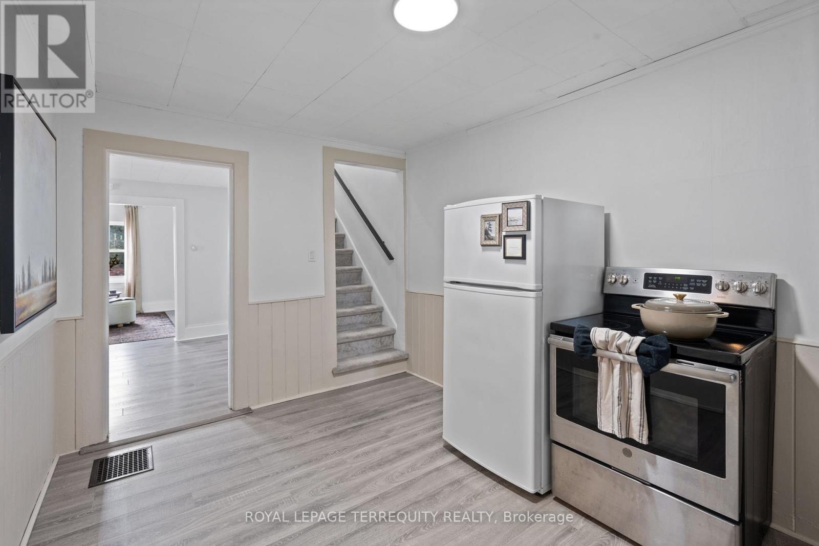 44 Young Street, Port Hope, Ontario  L1A 1M6 - Photo 13 - X12571820