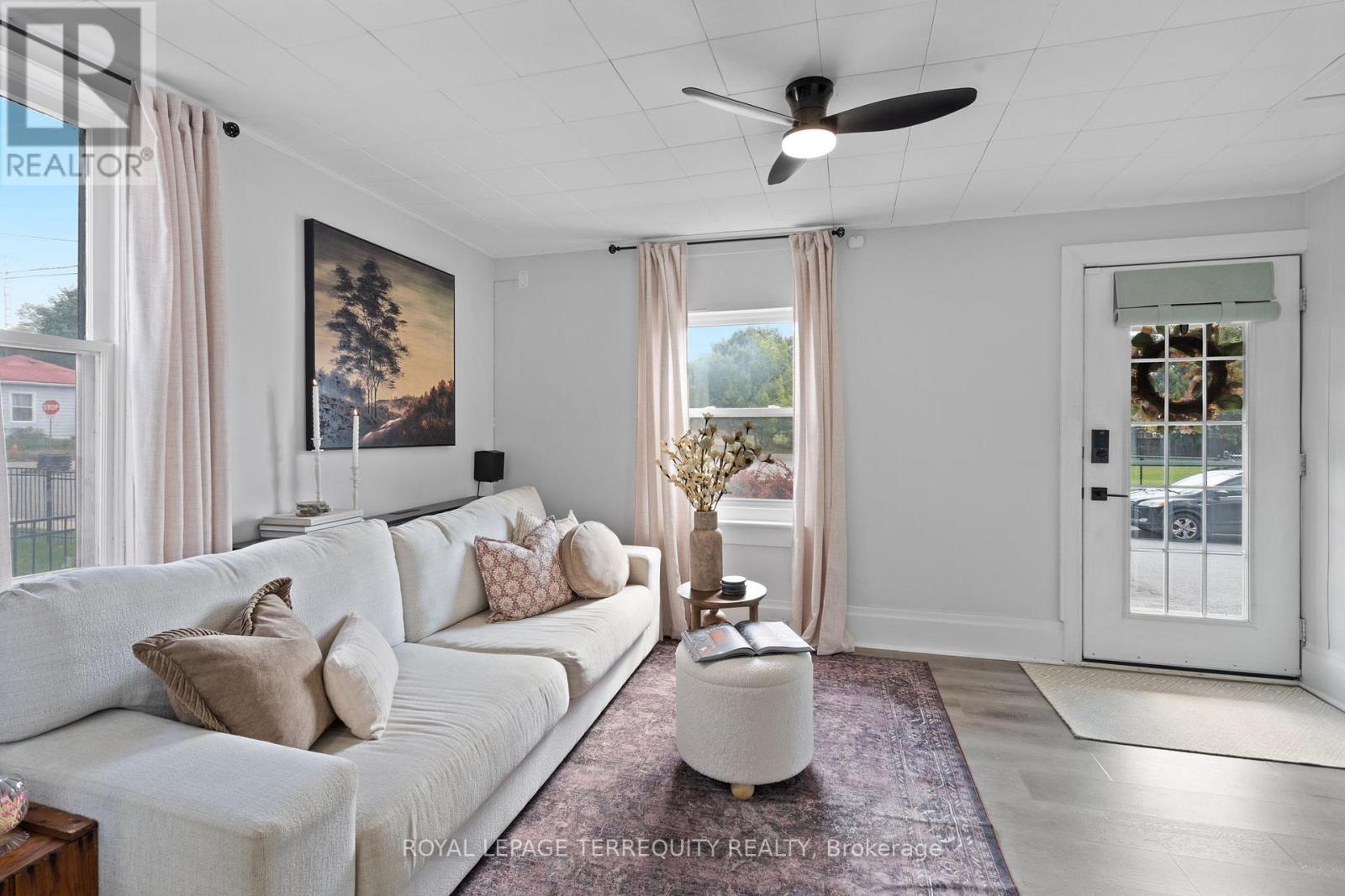 44 Young Street, Port Hope, Ontario  L1A 1M6 - Photo 5 - X12571820