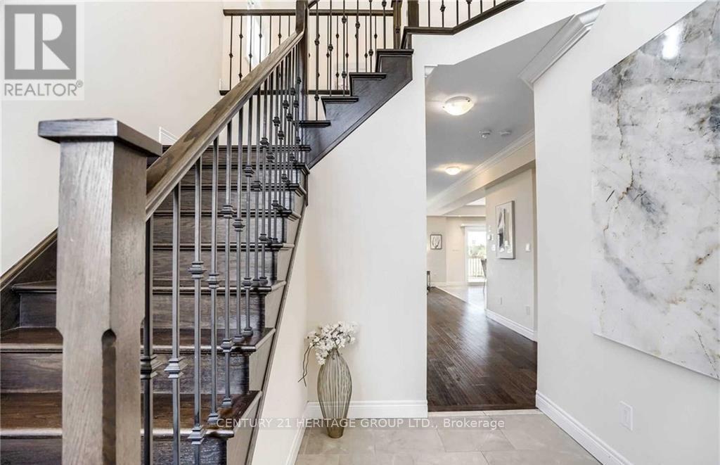 238 Nashville Circle, Hamilton, Ontario  L8G 0B5 - Photo 3 - X12571866