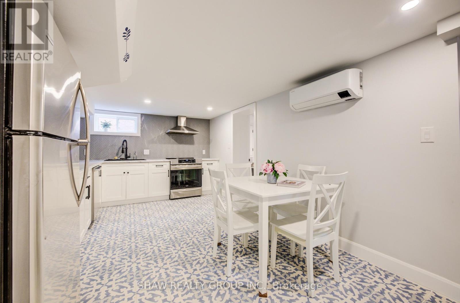 Basement - 604 Guelph Street, Kitchener, Ontario  N2H 5Y6 - Photo 13 - X12571912