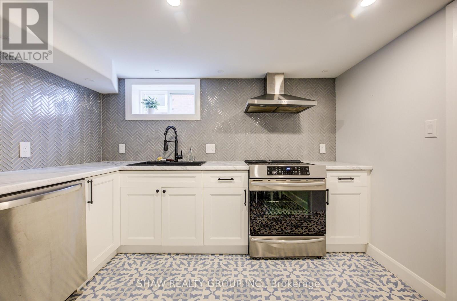 Basement - 604 Guelph Street, Kitchener, Ontario  N2H 5Y6 - Photo 16 - X12571912