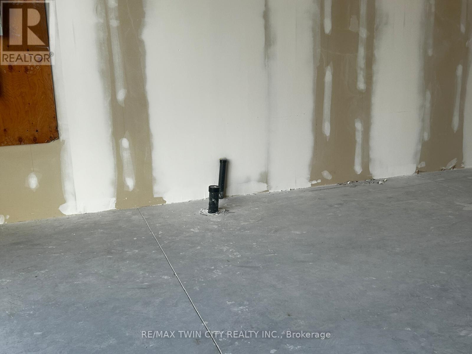 C2 - 873 Fairway Street N, Kitchener, Ontario  N2A 0C3 - Photo 5 - X12571946