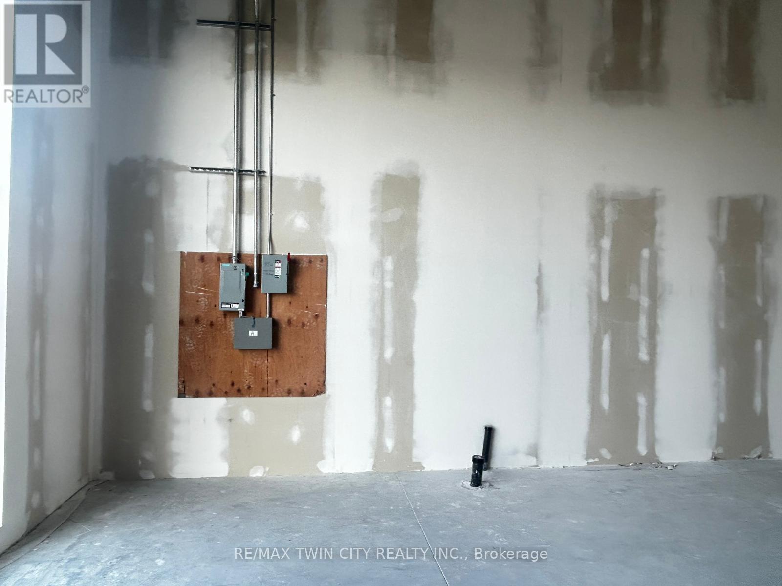 C2 - 873 Fairway Street N, Kitchener, Ontario  N2A 0C3 - Photo 6 - X12571946