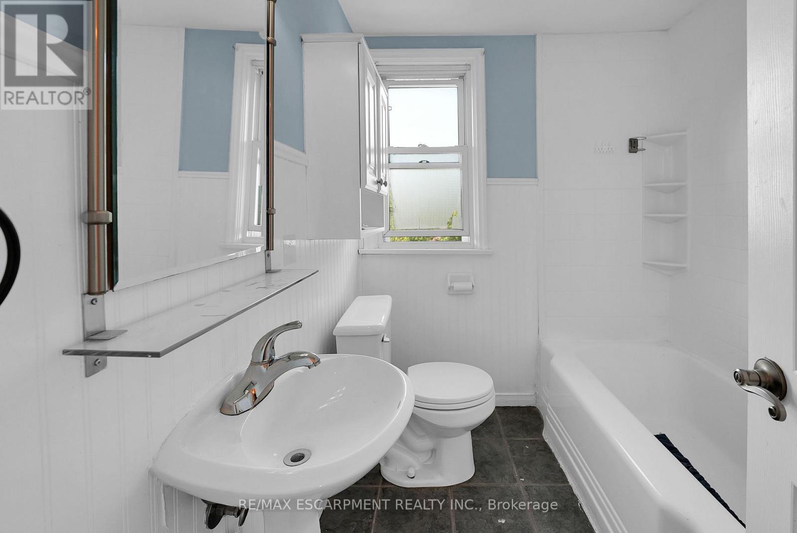 9 Arlington Avenue, St. Catharines, Ontario  L2P 3A3 - Photo 15 - X12571976