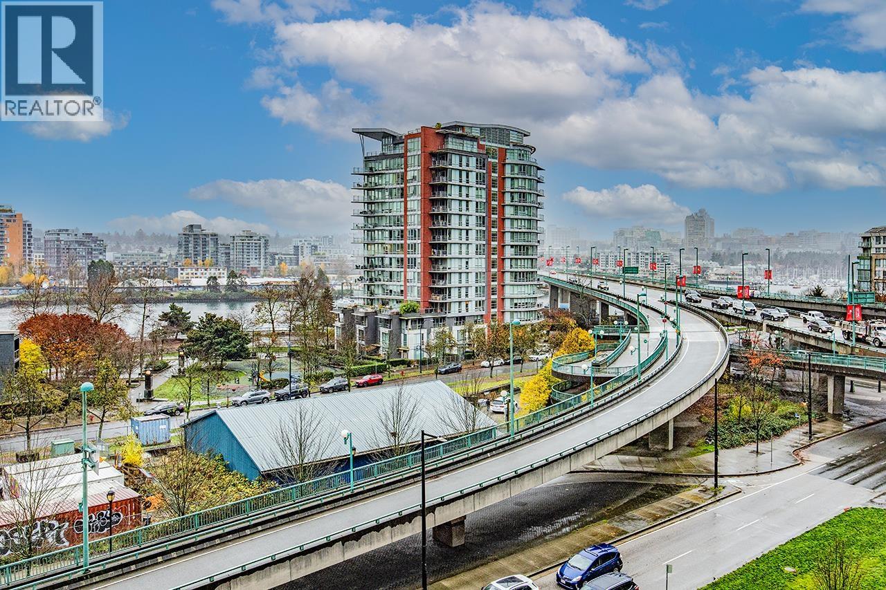 758 38 Smithe Street, Vancouver, British Columbia  V6B 0P3 - Photo 1 - R3069531