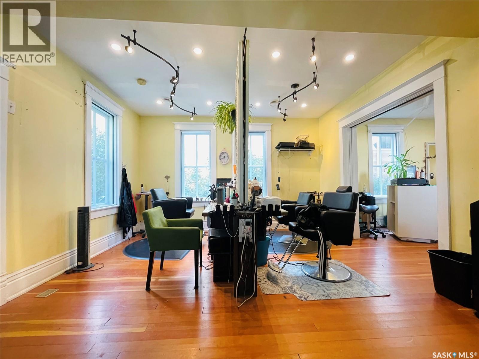 2305 Cornwall Street, Regina, Saskatchewan  S4P 2L4 - Photo 9 - SK016440