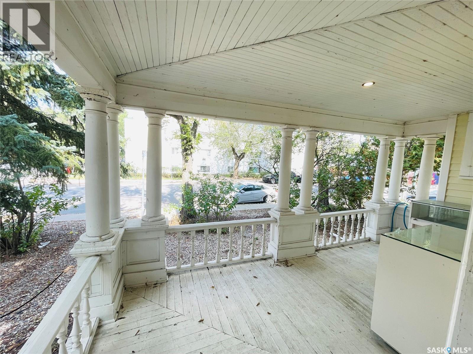 2305 Cornwall Street, Regina, Saskatchewan  S4P 2L4 - Photo 6 - SK016440