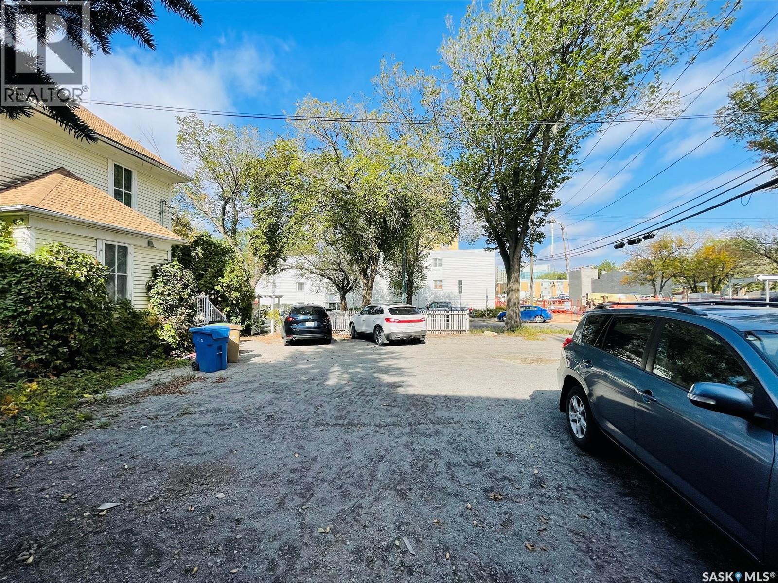 2305 Cornwall Street, Regina, Saskatchewan  S4P 2L4 - Photo 4 - SK016440