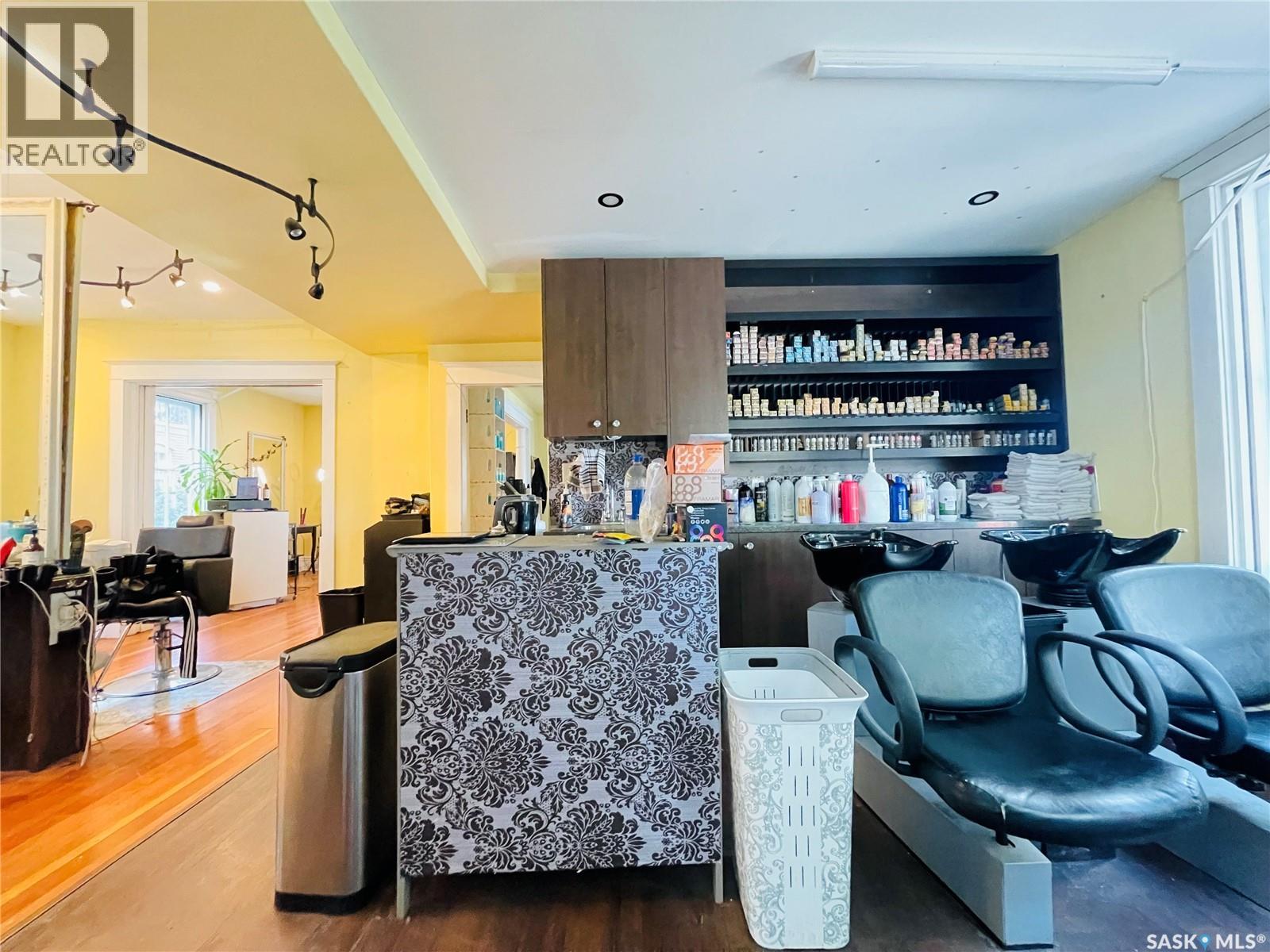 2305 Cornwall Street, Regina, Saskatchewan  S4P 2L4 - Photo 10 - SK016440