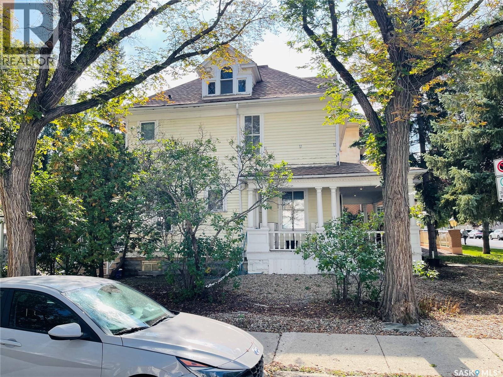 2305 Cornwall Street, Regina, Saskatchewan  S4P 2L4 - Photo 2 - SK016440