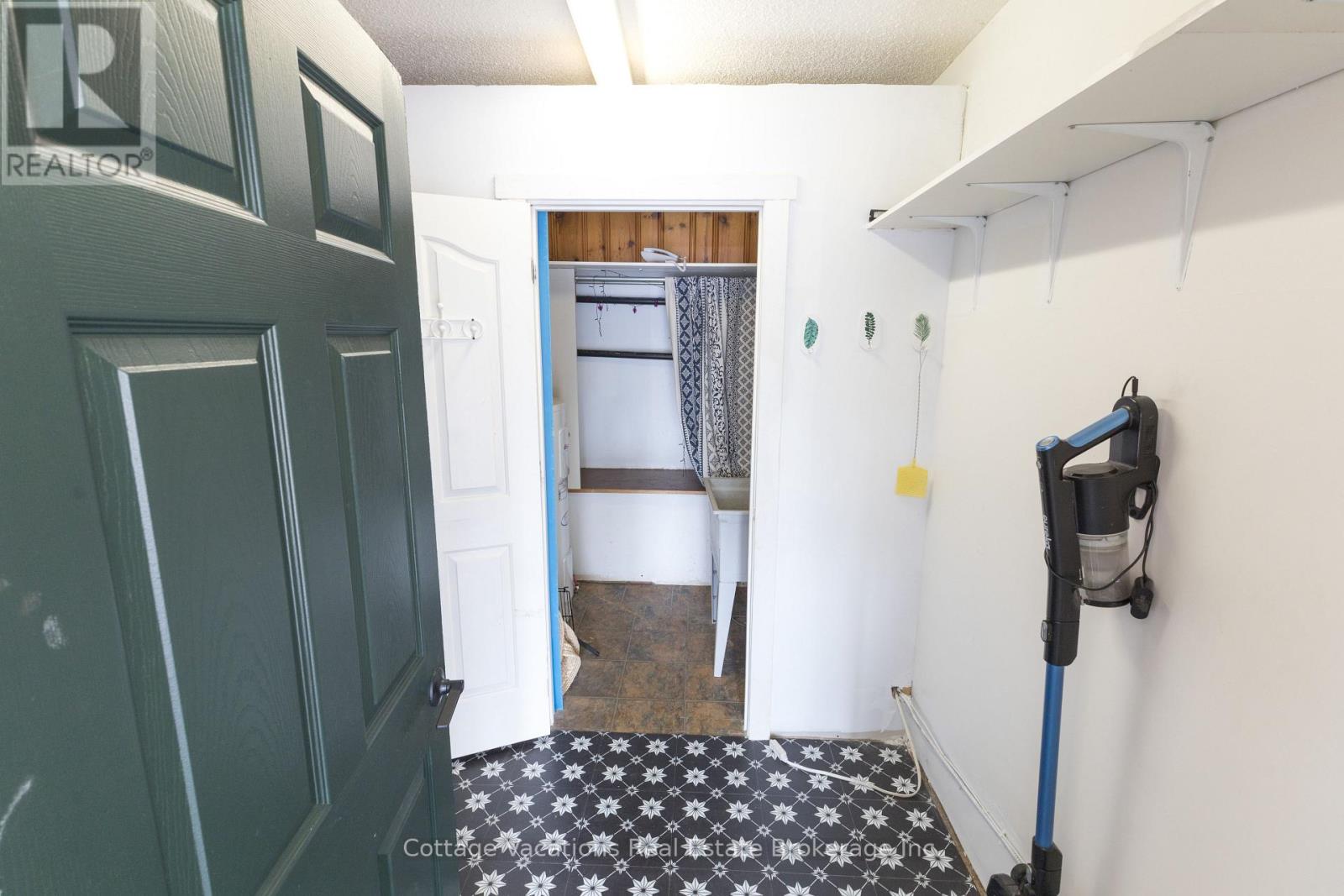 2 - 10 Brunel Road, Huntsville, Ontario  P1H 2A9 - Photo 15 - X12571472