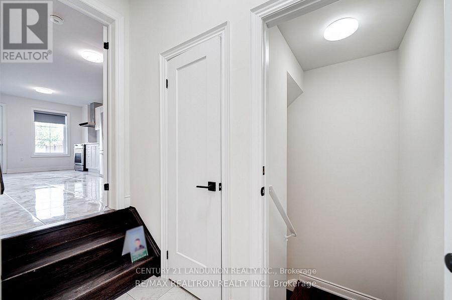 #2 - 75 William Durie Way, Toronto, Ontario  M2R 2N2 - Photo 3 - C12572026