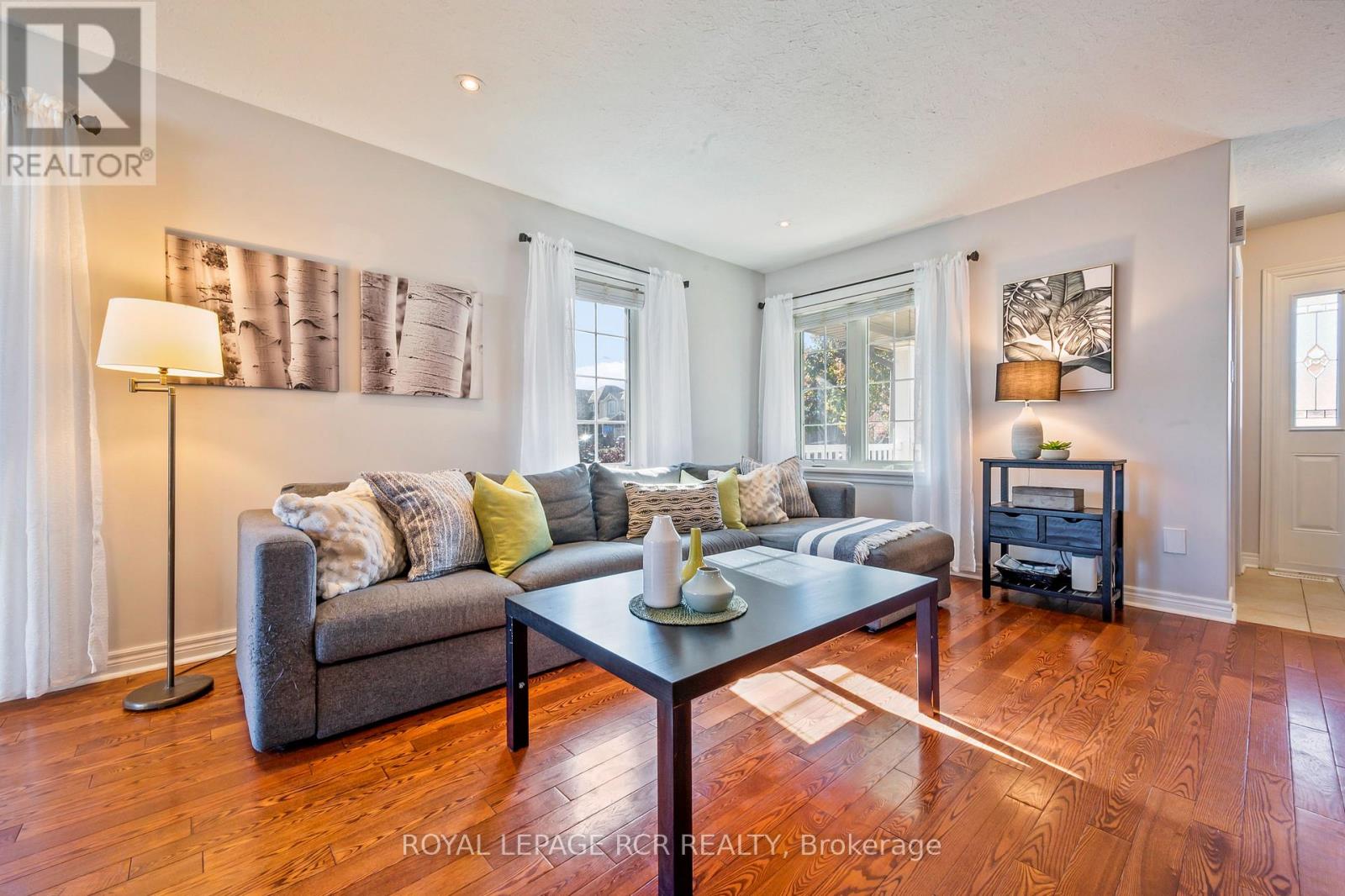 121 Fleming Way, Shelburne, Ontario  L9V 3E3 - Photo 3 - X12487765