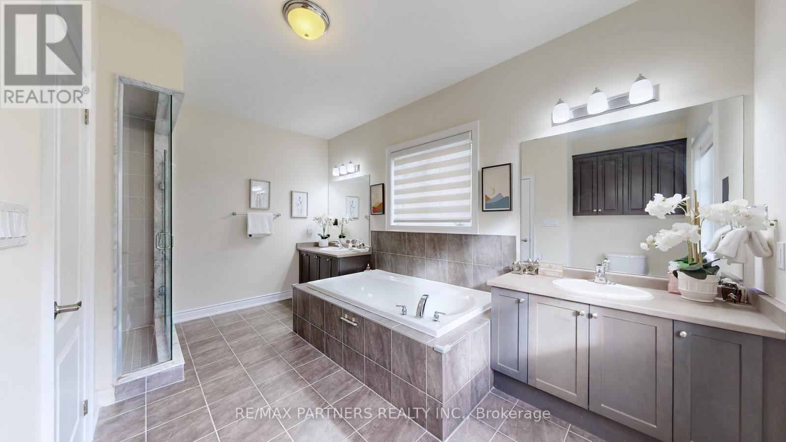 65 Meadowsweet Lane, Richmond Hill, Ontario  L4E 1B9 - Photo 25 - N12568240