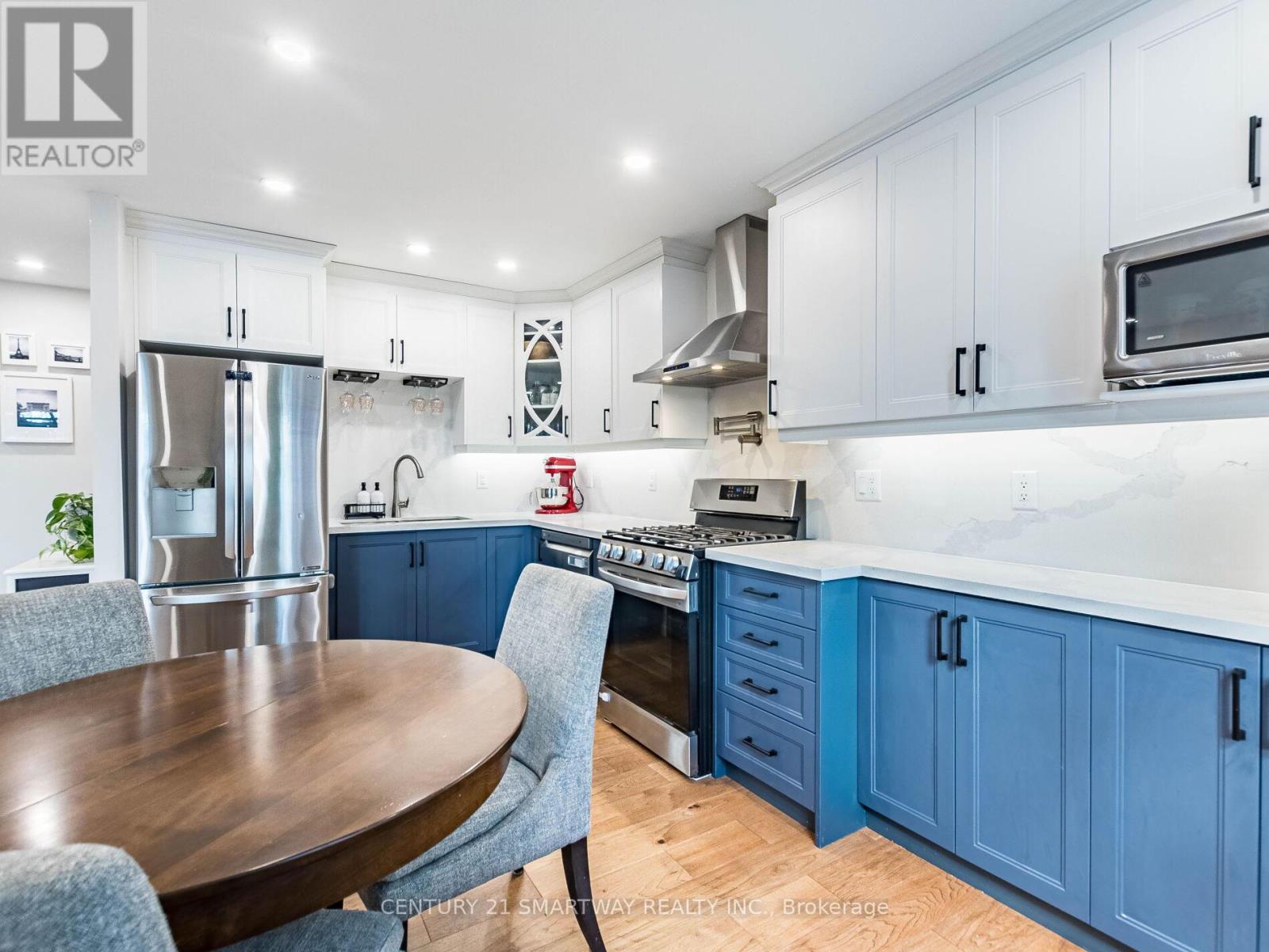 15 Huronia Court S, Brampton, Ontario  L6S 2C7 - Photo 11 - W12571618