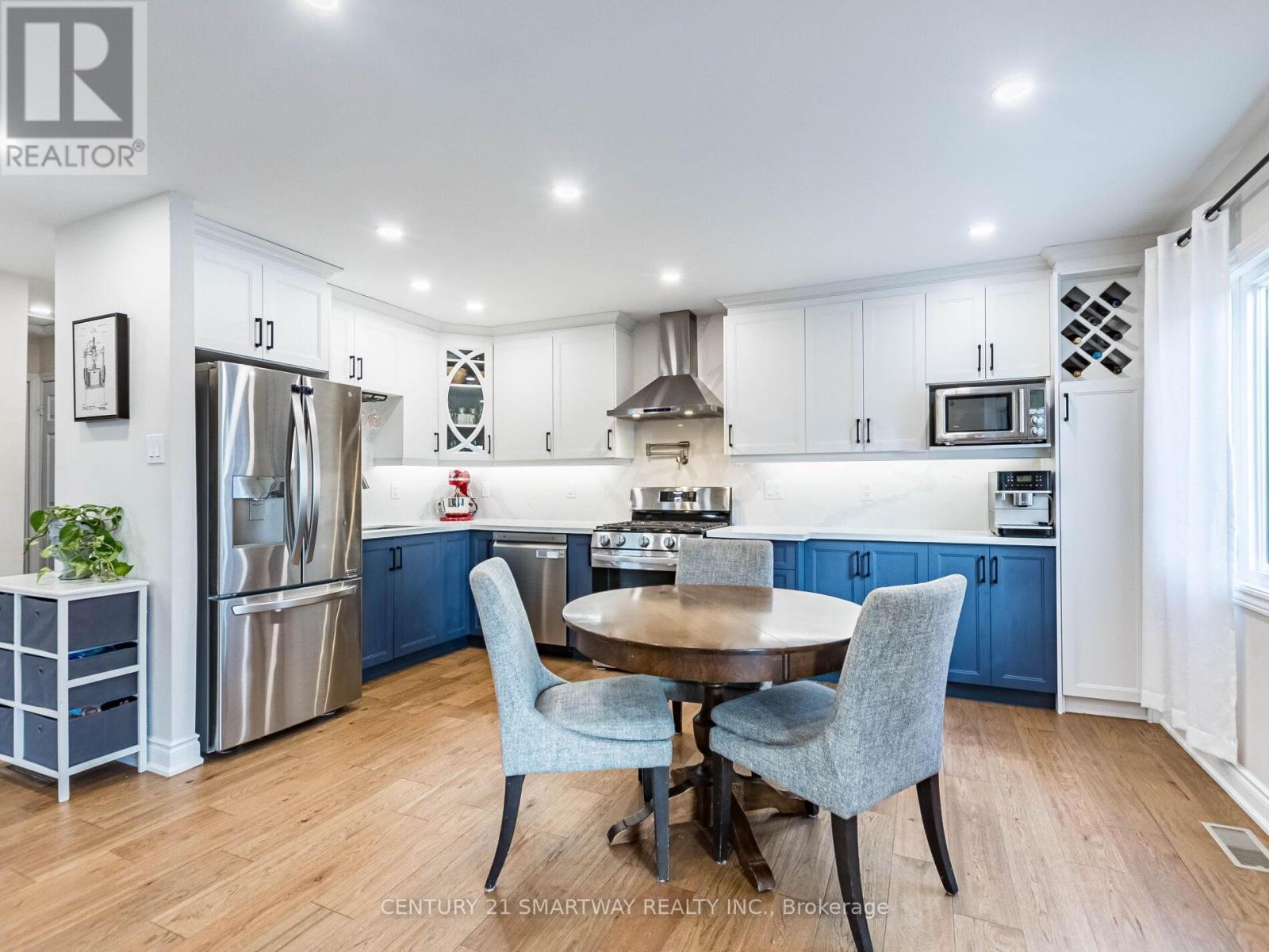 15 Huronia Court S, Brampton, Ontario  L6S 2C7 - Photo 9 - W12571618